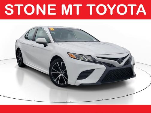 Super White 2020 Toyota Camry SE