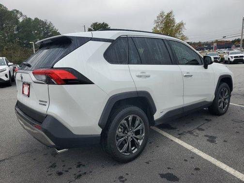 2024 Toyota RAV4 Hybrid SE