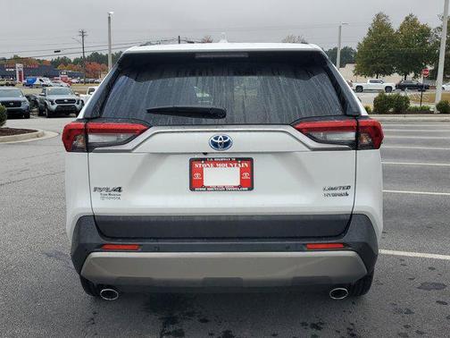 2024 Toyota RAV4 Hybrid SE