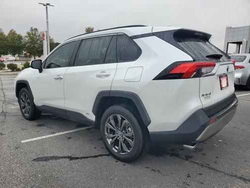 2024 Toyota RAV4 Hybrid SE