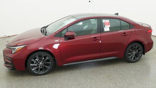 Ruby Flare Pearl/Midnight Black Metallic 2026 Toyota Corolla SE