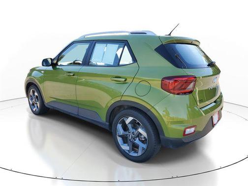 2024 Hyundai VENUE SEL