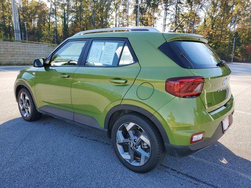 2024 Hyundai VENUE SEL