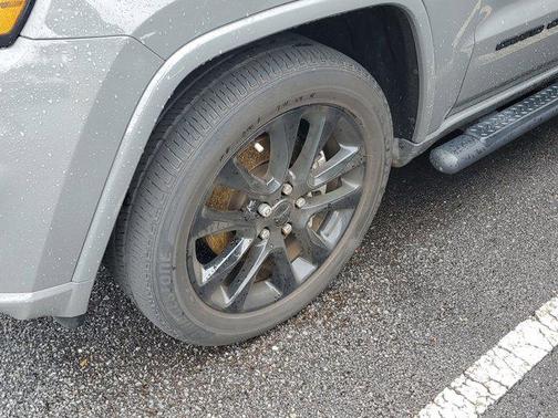 2022 Jeep Grand Cherokee Laredo