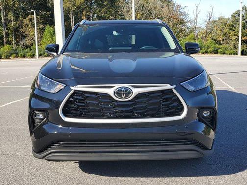 2025 Toyota Highlander XLE