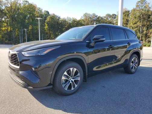 2025 Toyota Highlander XLE