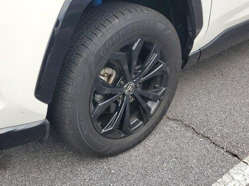 2022 Toyota RAV4 Hybrid SE