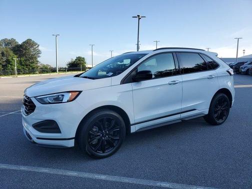2022 Ford Edge SE