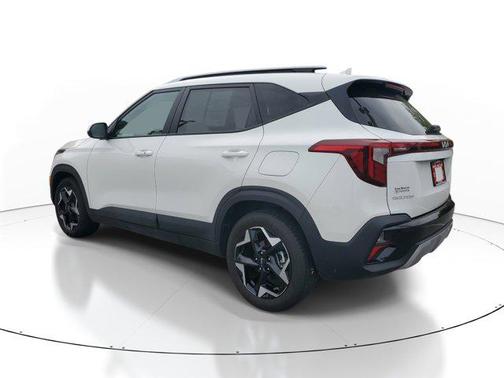 Snow White Pearl 2025 Kia Seltos S