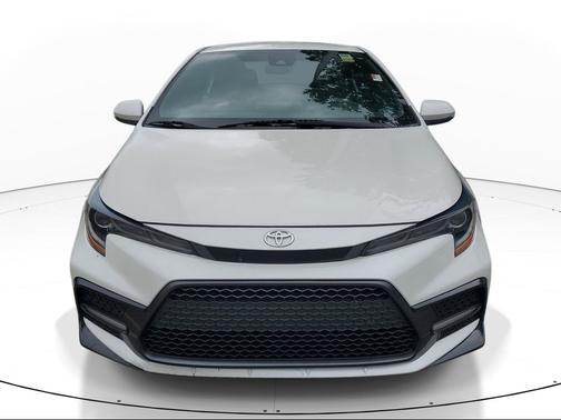 Blizzard Pearl 2021 Toyota Corolla SE