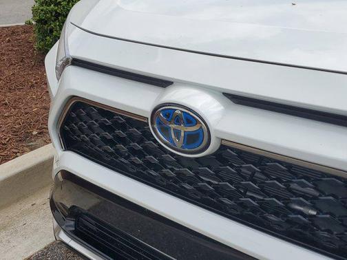 Wind Chill Pearl/Midnight Black Metallic 2024 Toyota RAV4 Prime XSE