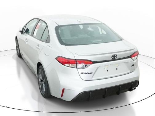 Classic Silver Metallic 2026 Toyota Corolla SE