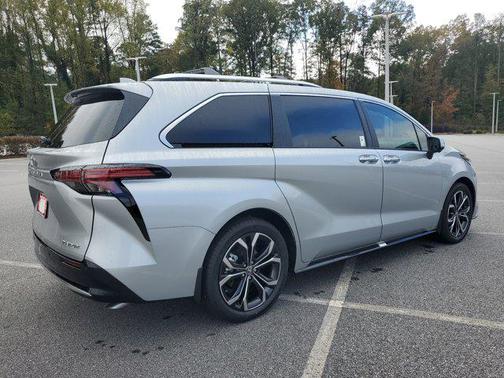 2025 Toyota Sienna Platinum
