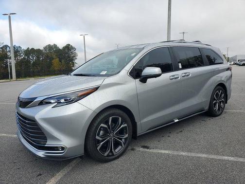 2025 Toyota Sienna Platinum