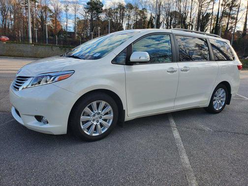 2017 Toyota Sienna XLE