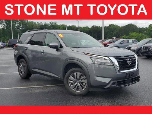 2024 Nissan Pathfinder SV