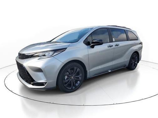 2025 Toyota Sienna XSE 7 Passenger