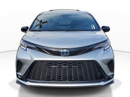 2025 Toyota Sienna XSE 7 Passenger