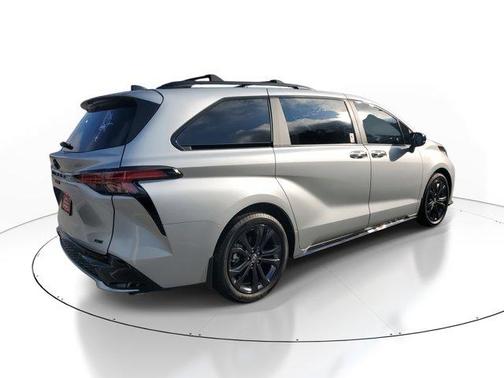 2025 Toyota Sienna XSE 7 Passenger