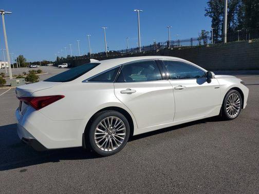 2021 Toyota Avalon Hybrid Limited