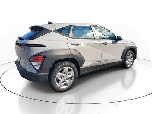 2024 Hyundai KONA SE