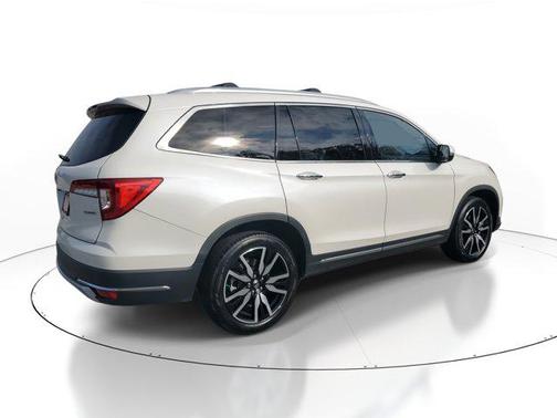 2019 Honda Pilot Touring 8-Passenger