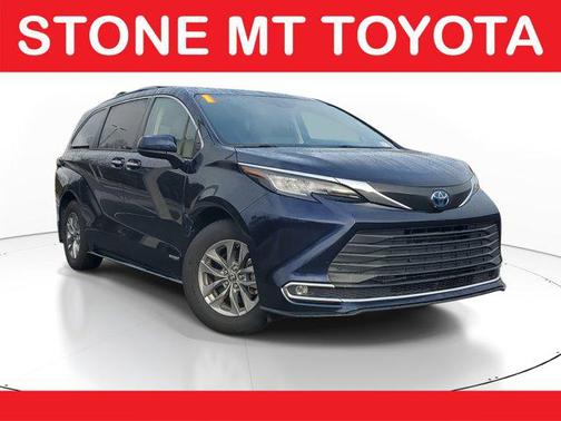 2021 Toyota Sienna XLE 8 Passenger