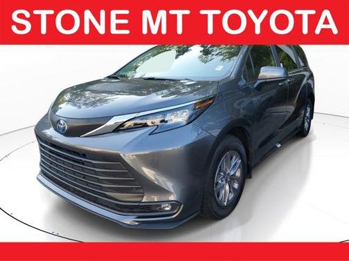 2025 Toyota Sienna XLE