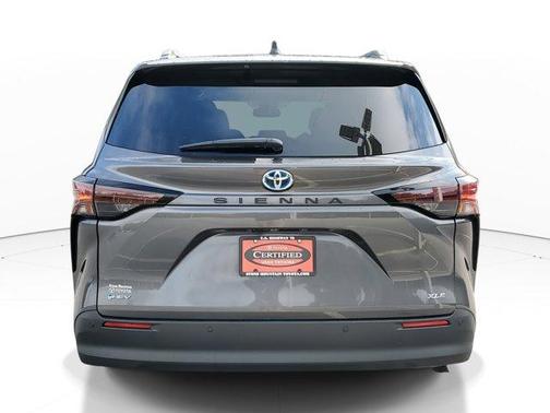 2025 Toyota Sienna XLE