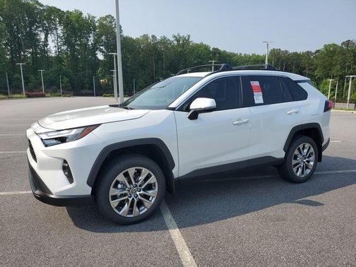 2025 Toyota RAV4 XLE Premium