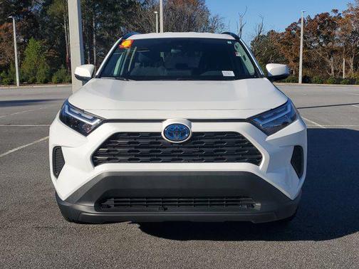 2024 Toyota RAV4 Hybrid SE
