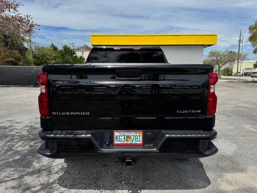 Black 2025 Chevrolet Silverado 1500 Custom