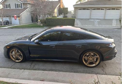 2020 Porsche Taycan Turbo