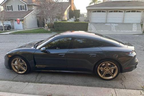 2020 Porsche Taycan Turbo