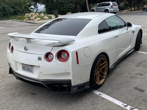 Pearl White 2018 Nissan GT-R Premium