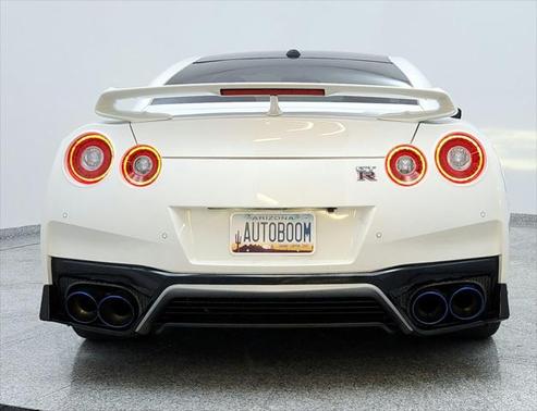 2023 Nissan GT-R Premium Dual-clutch 6-Speed Transmission