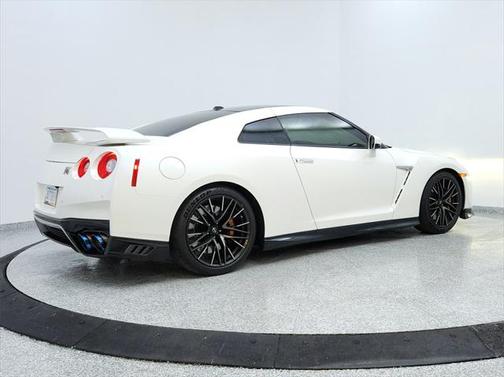 2023 Nissan GT-R Premium Dual-clutch 6-Speed Transmission