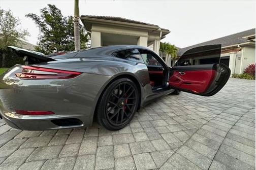 2017 Porsche 911 Carrera GTS