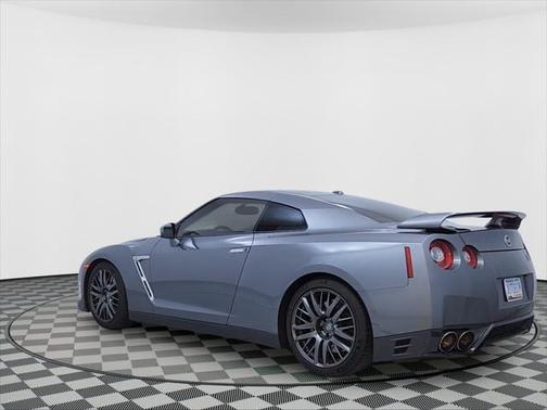 2016 Nissan GT-R Premium