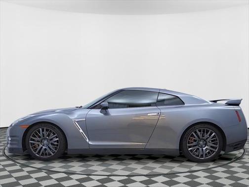 2016 Nissan GT-R Premium