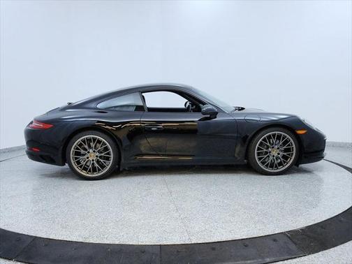 2019 Porsche 911 Carrera