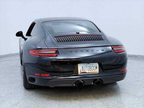 2019 Porsche 911 Carrera