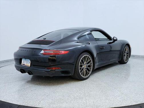 2019 Porsche 911 Carrera