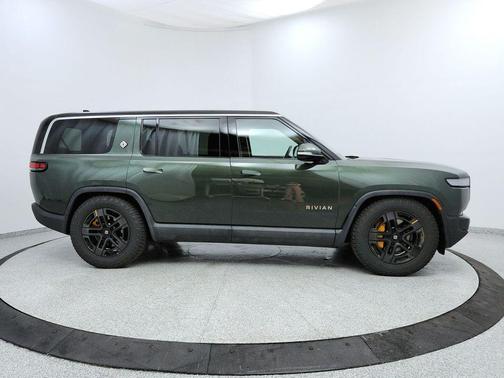 2023 Rivian R1S Adventure