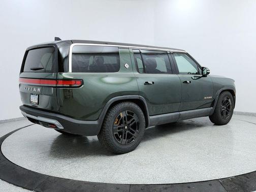 2023 Rivian R1S Adventure