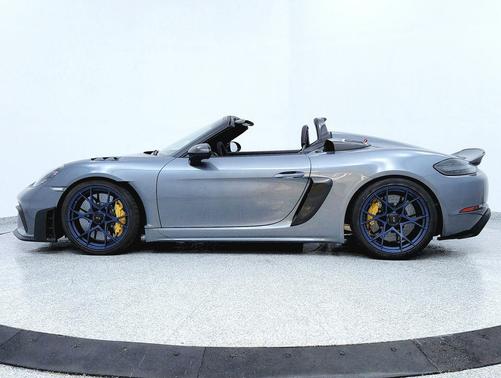 2025 Porsche 718 Spyder RS