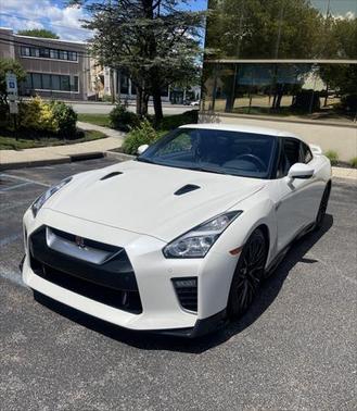 2020 Nissan GT-R Premium Dual-clutch 6-Speed Transmission