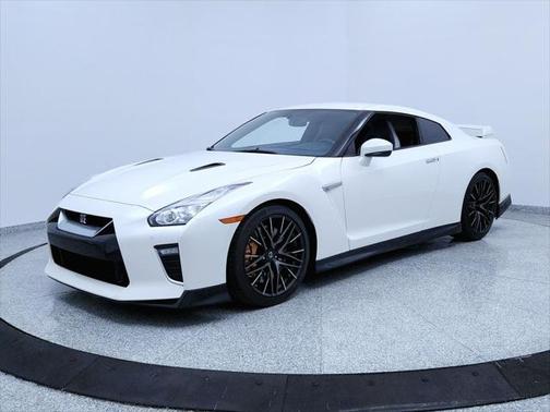 2020 Nissan GT-R Premium Dual-clutch 6-Speed Transmission