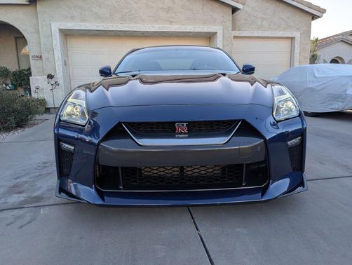 Deep Blue Pearl 2017 Nissan GT-R Premium