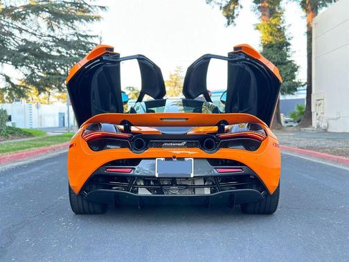2021 McLaren 720S Base